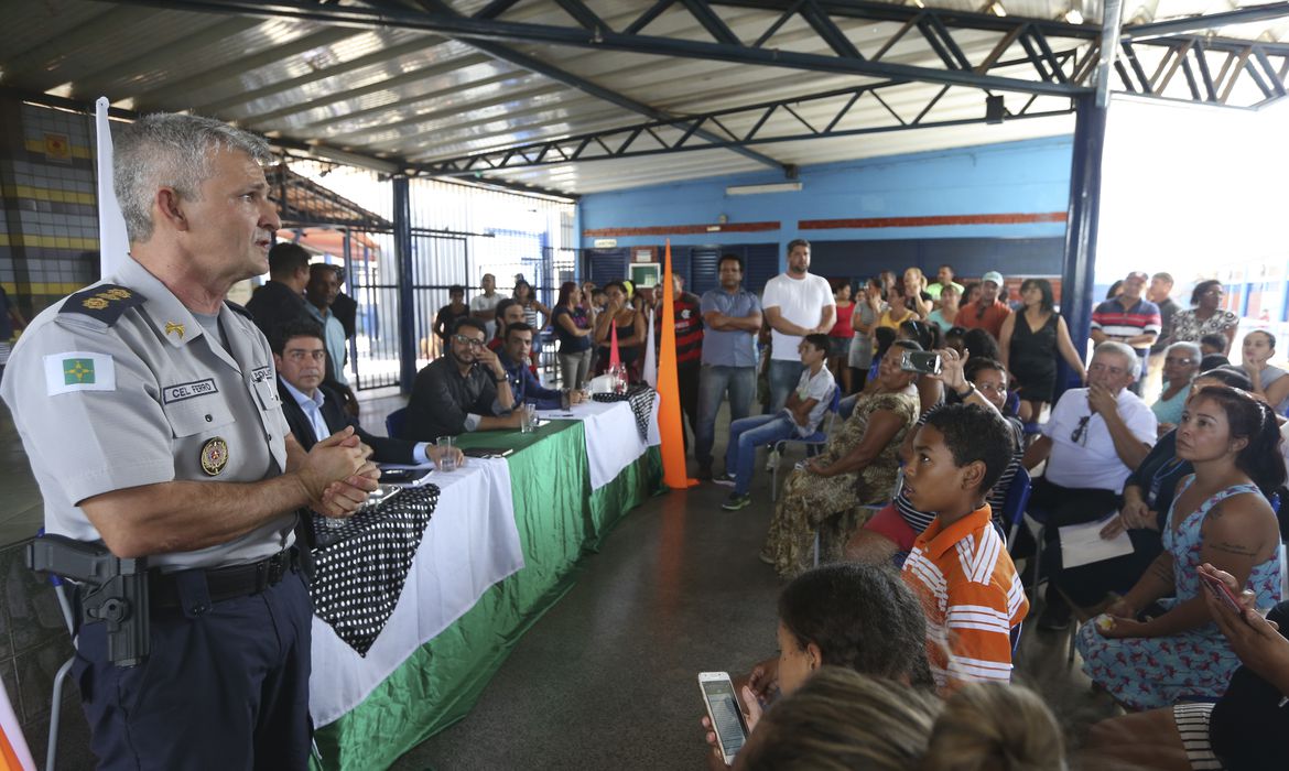 Governo federal vai encerrar programa de escolas cívico-militares -  Guarulhos Hoje