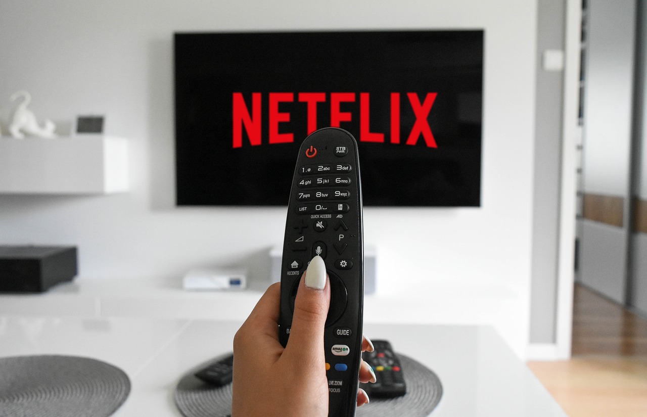 Netflix aumenta preços em alguns países e retira plano básico do Brasil -  TechnoMais