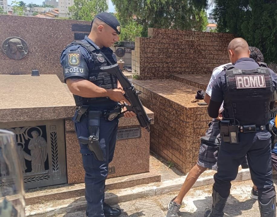 Homens S O Presos Por Furtar Jazigos Do Cemit Rio S O Judas Guarulhos